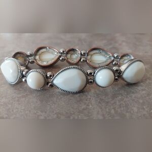 Elegant Silver and Cream Teardrop Bracelet